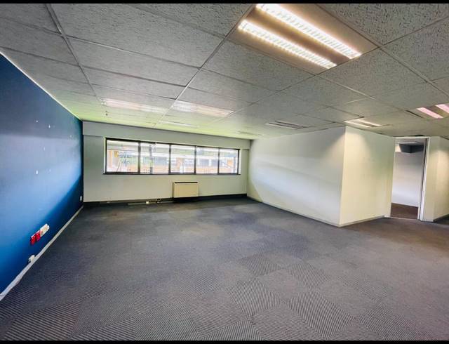 1,840M² OFFICE TO LET IN RANDJESPARK